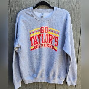Gildan Kansas City Chiefs "Go Taylor's Boyfriend" Crew Neck Sweatshirt